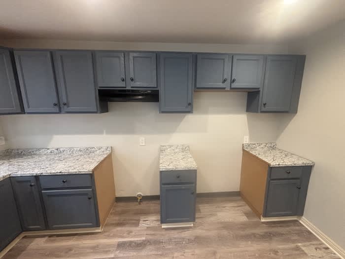 8837 South Hoover Street – photo 3