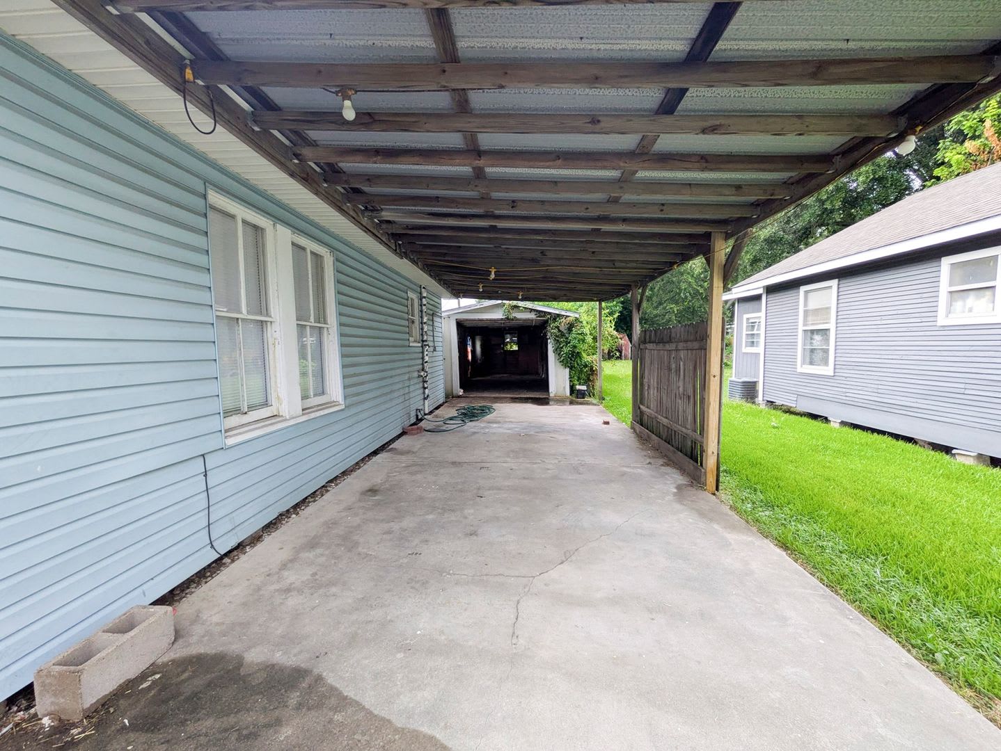 1030 Dallas St Port Neches Tx 77651 – photo 2