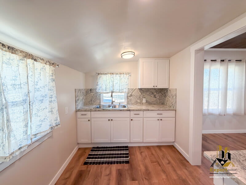 305 Wilson Avenue – photo 4