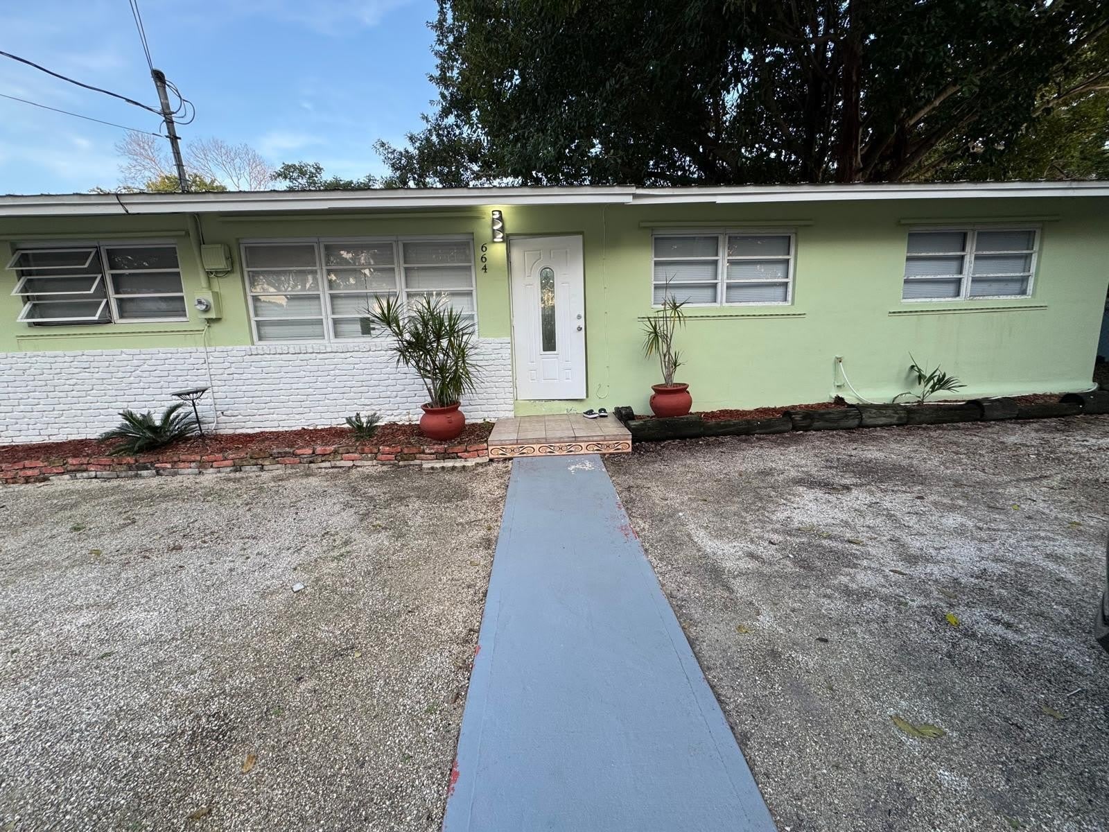 664 Colson Drive – photo 2
