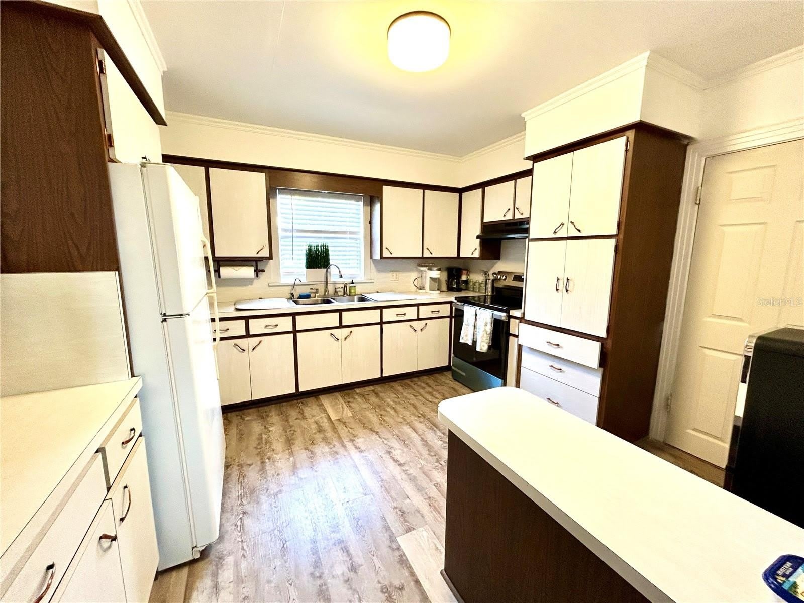 265 W Bay Avenue – photo 4