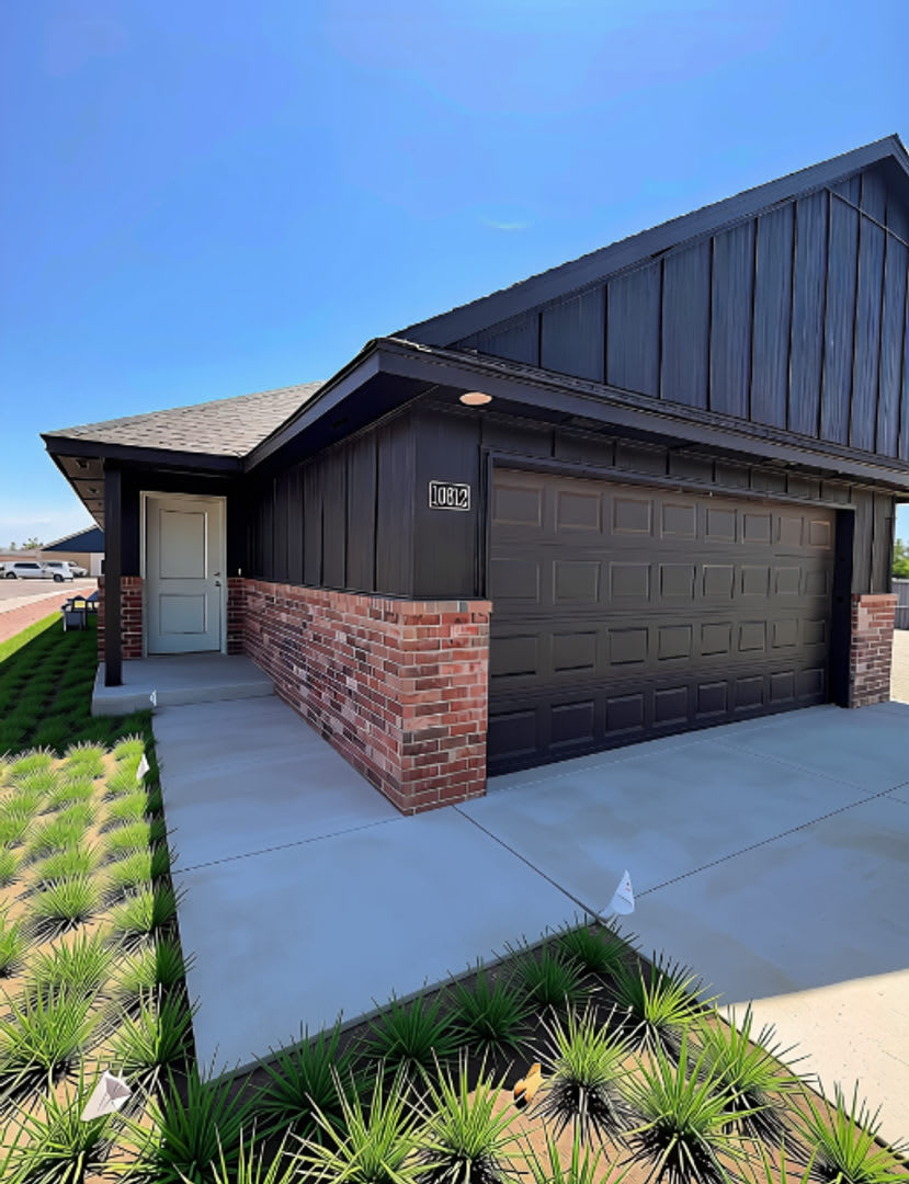 Brand-New 3-Bed, 2-Bath Home with 2-Car Garage in Yukon! – photo 4