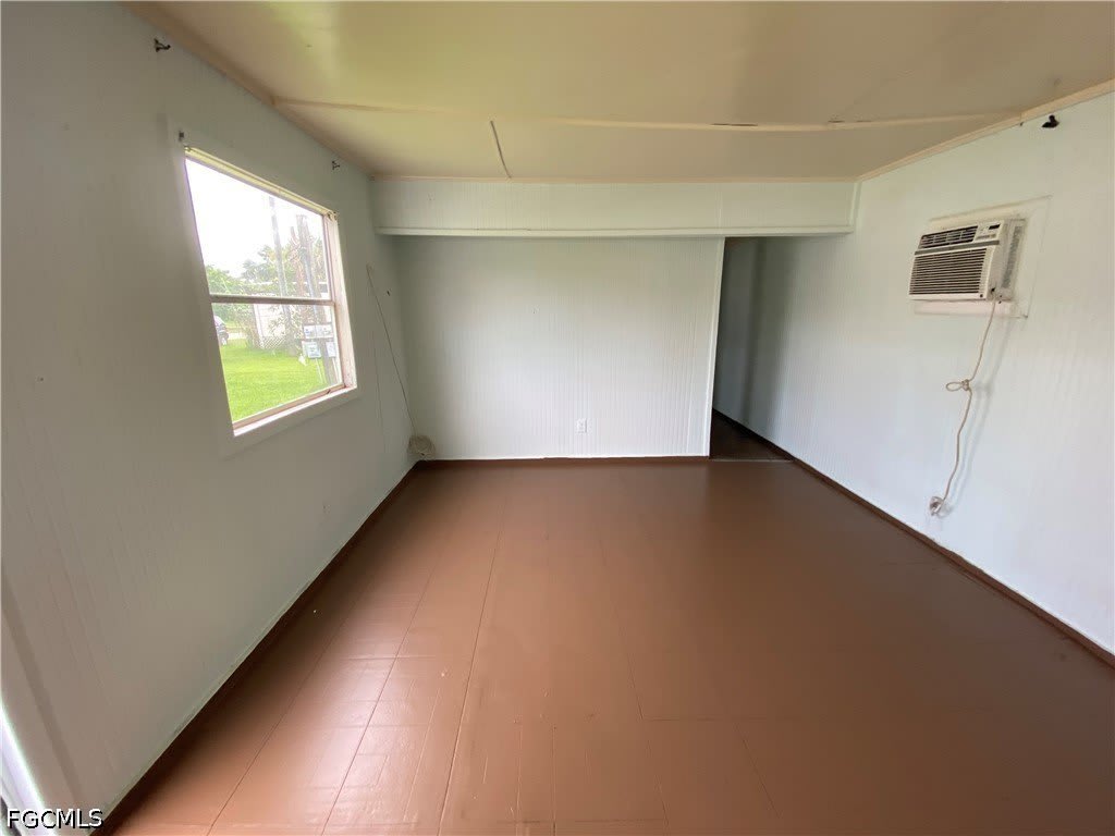 4900 Tice Street – photo 3