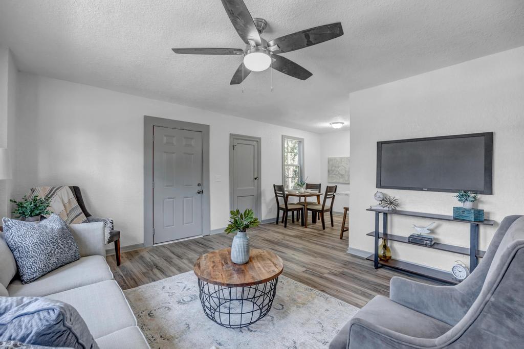 8025 Paul Jones Dr – photo 5