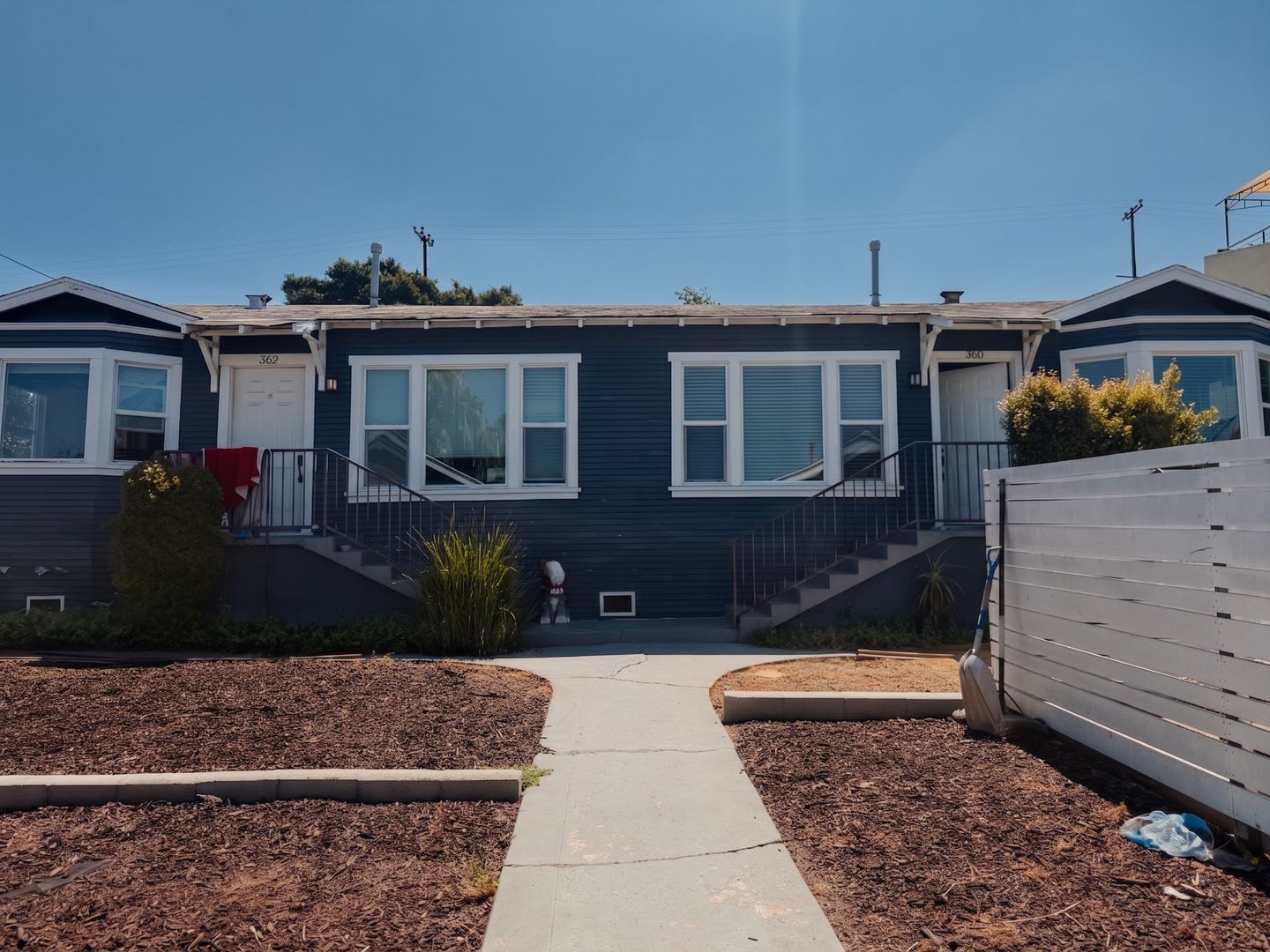 2 Bed / 1 bath with Private Outdoor Space in Rampart Village – photo 3