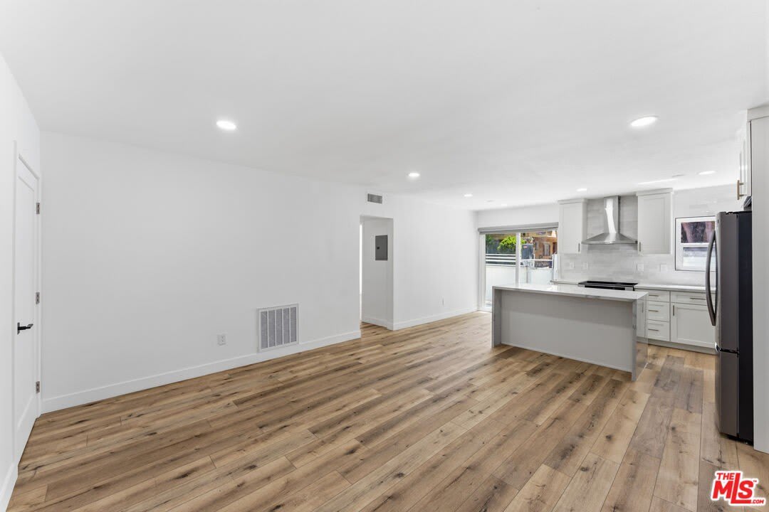 929 N Stanley Ave – photo 4