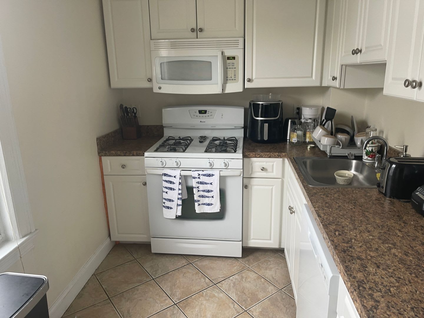 Stunning 2 Bed Free Month No Fee Exposed Brick Central Aac Porch Super Sunny Awesome Layout 12 1 Ot 10 1 2026 – photo 3