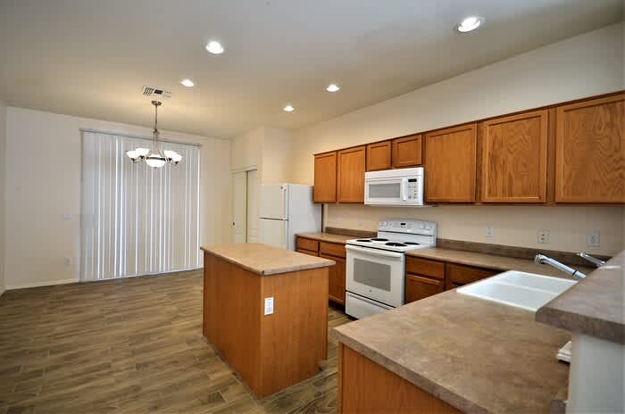 3660 East Temecula Way – photo 2