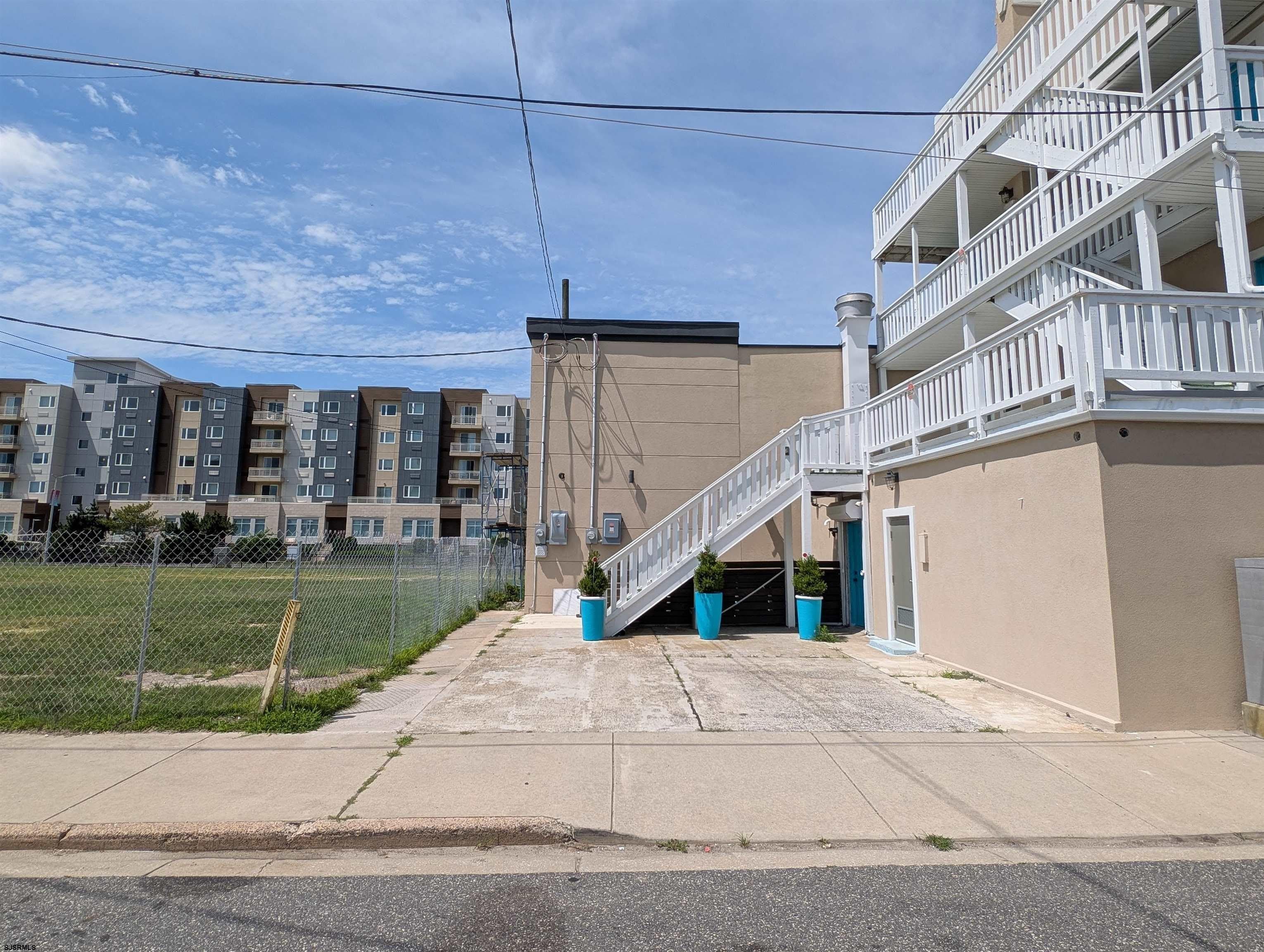 526 Atlantic Ave – photo 4