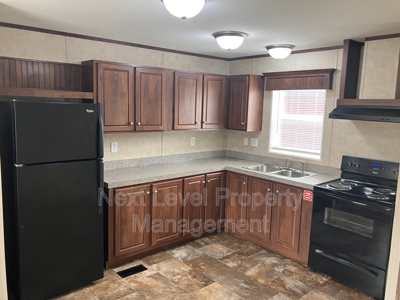 2115 Hwy 2 E – photo 3