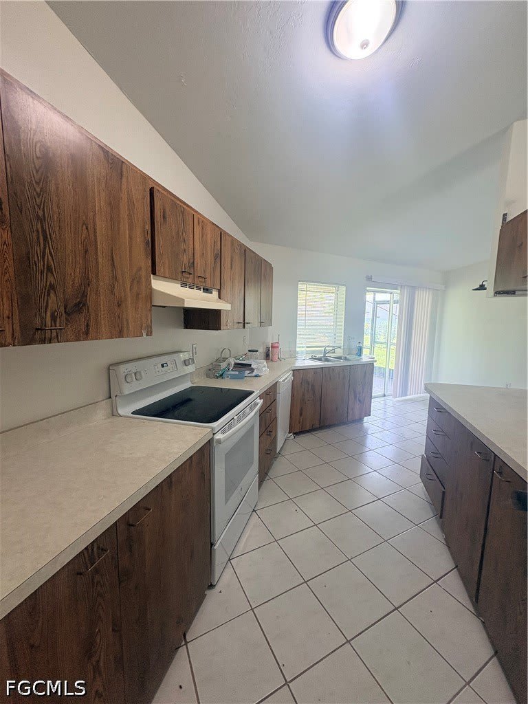 3709 SW 1st Place – photo 3