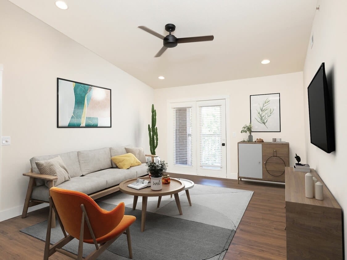 2143 S Ventura – photo 1
