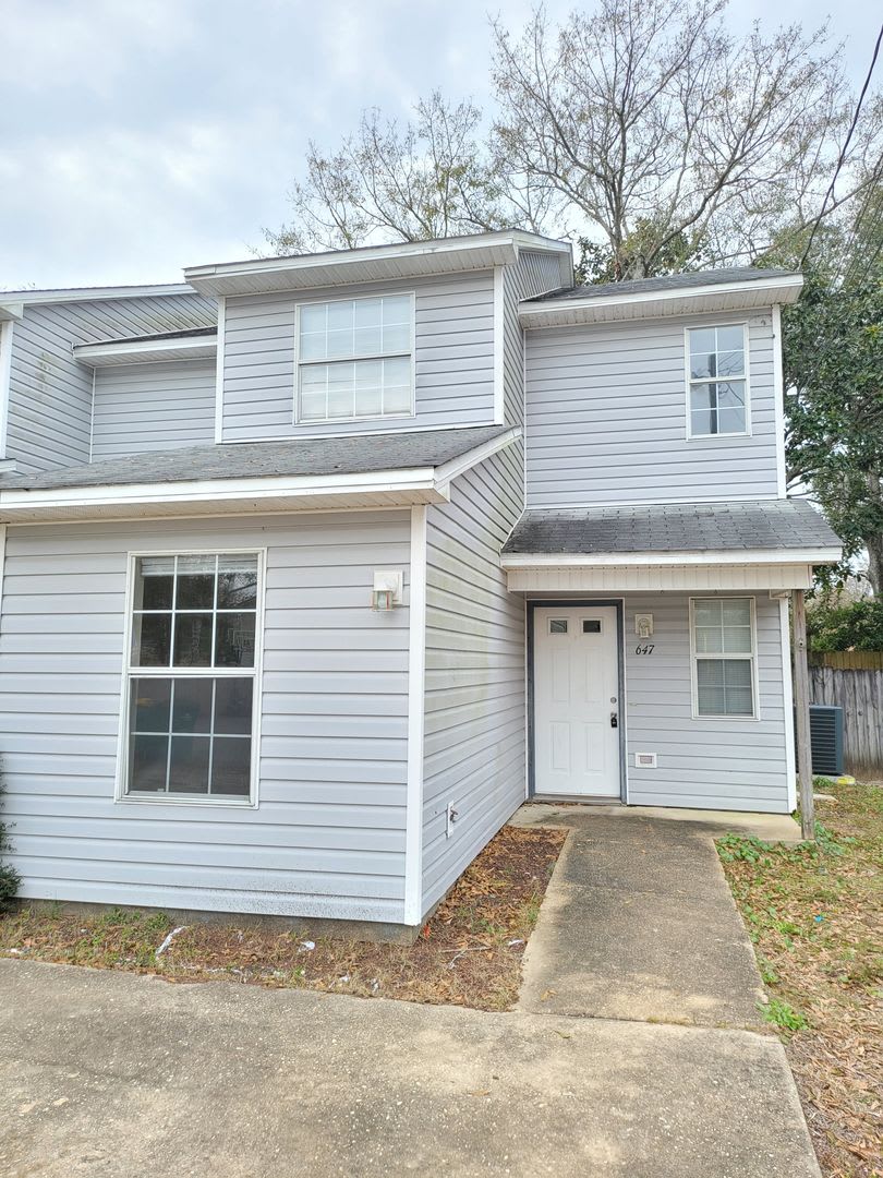 647 Virginia Oak Ct. MOVE-IN SPECIAL: HALF OFF YOUR FIRST FULL MONTH’S RENT! – photo 4