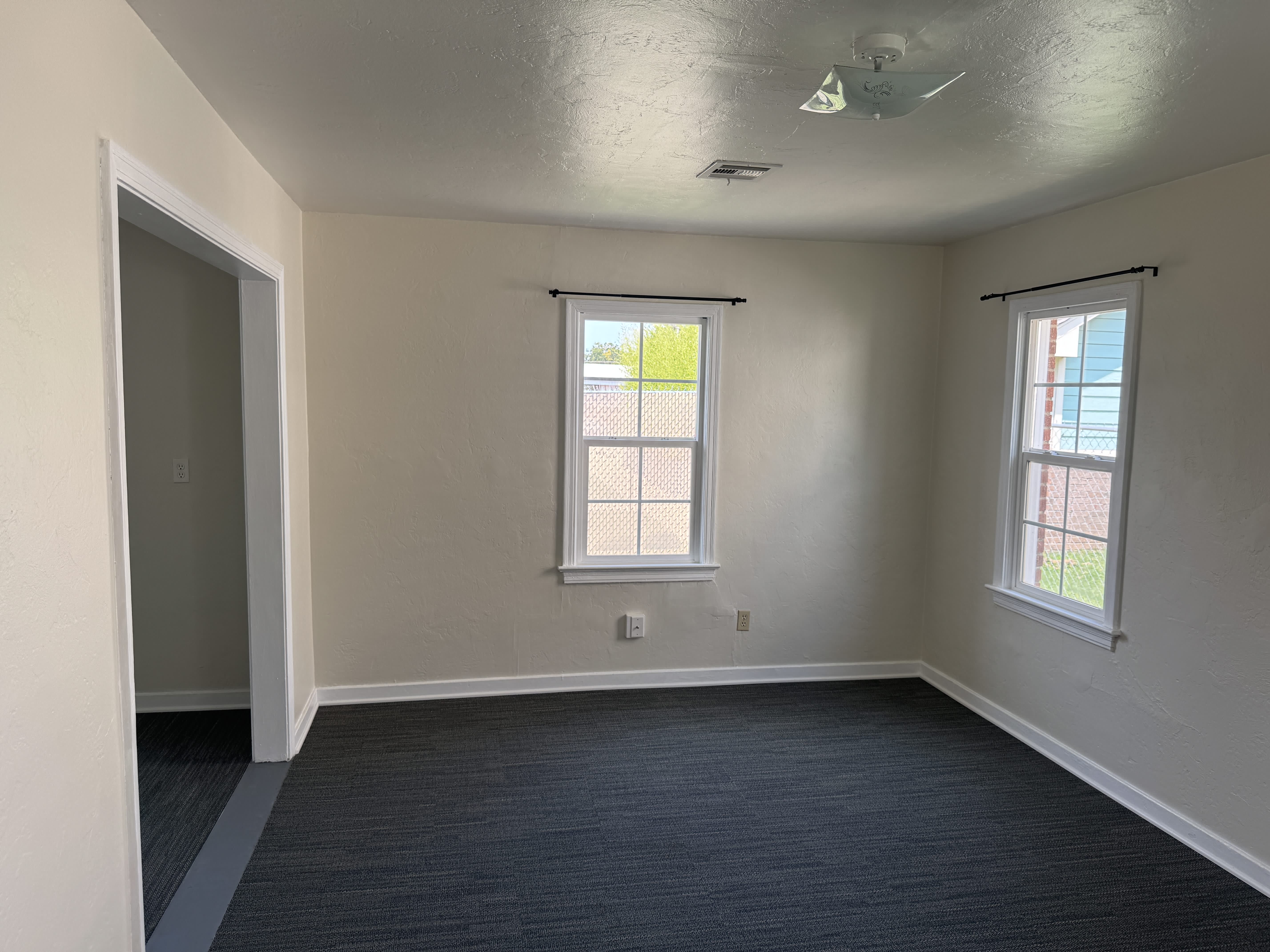 1005 East Edwards Street – photo 4