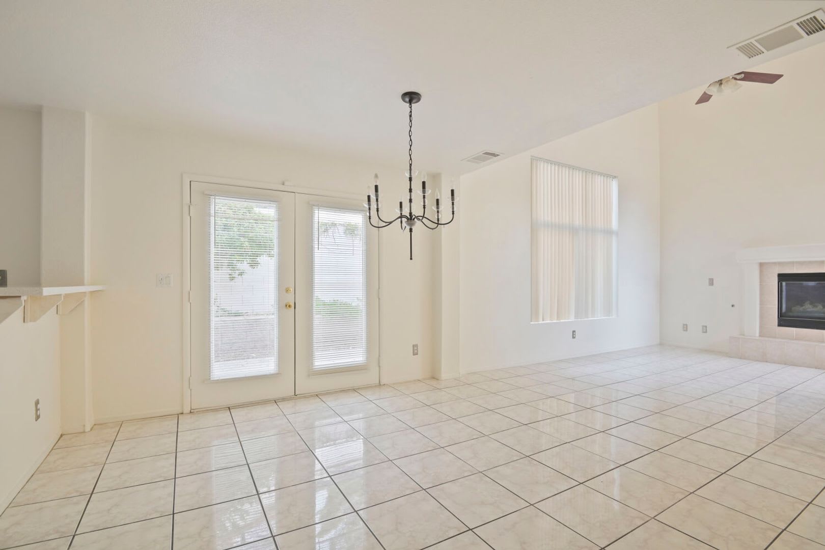 Beautiful Henderson Home – photo 4