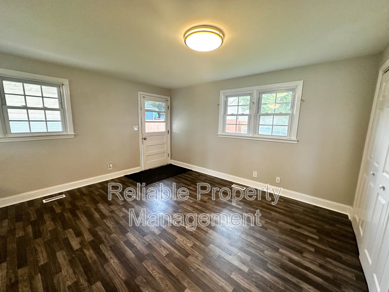 584 N Fayetteville Street – photo 4