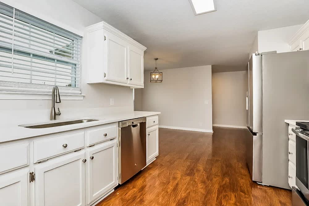 496 Laramie Dr – photo 3