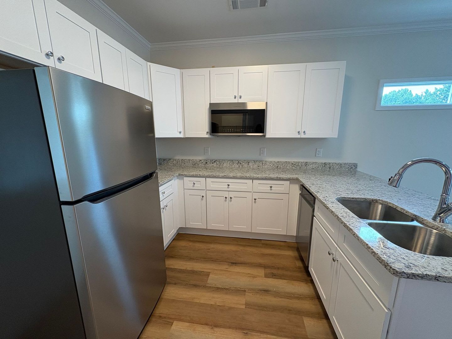 PRE-LEASING FOR AUGUST 10 2027! – photo 3