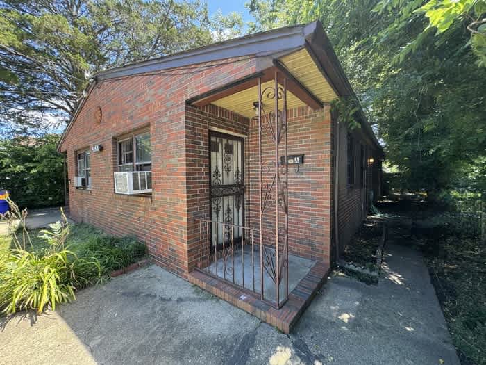 9268 Buckman Avenue – photo 1