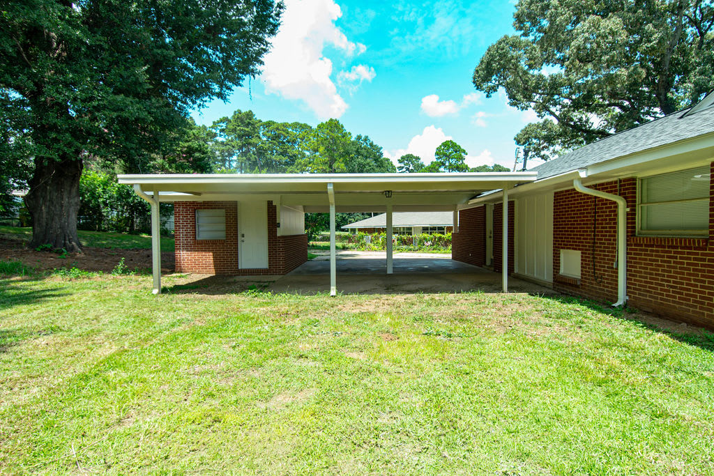 511 Pinehill Road – photo 2