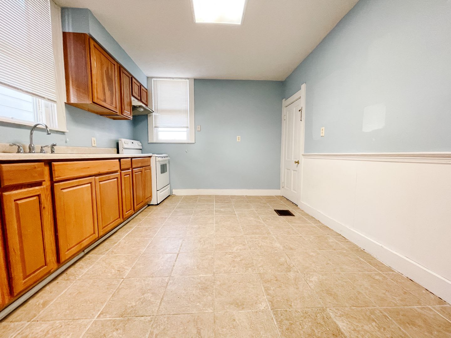 Coming Soon, For Rent: 258 SW 2nd St. 3 Bedroom, 2 Bathroom! Fenced in Backyard! Nice Porch! – photo 4