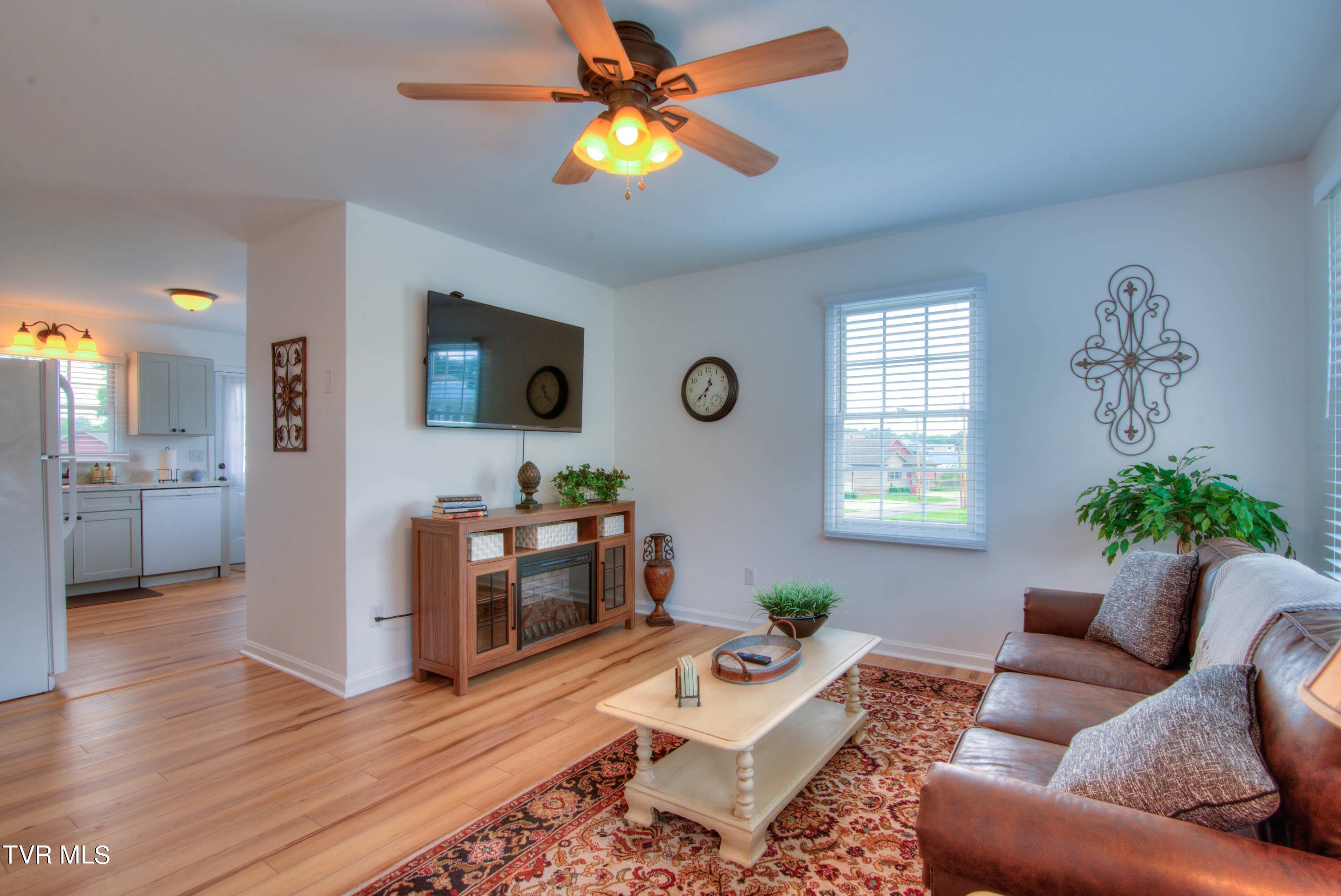 2418 Vines Street – photo 4