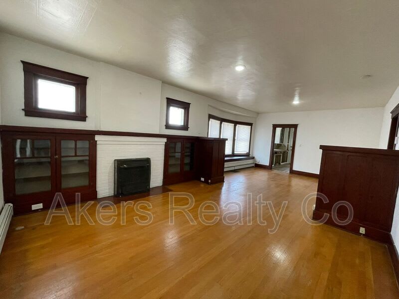 1124 Lake Ave – photo 3