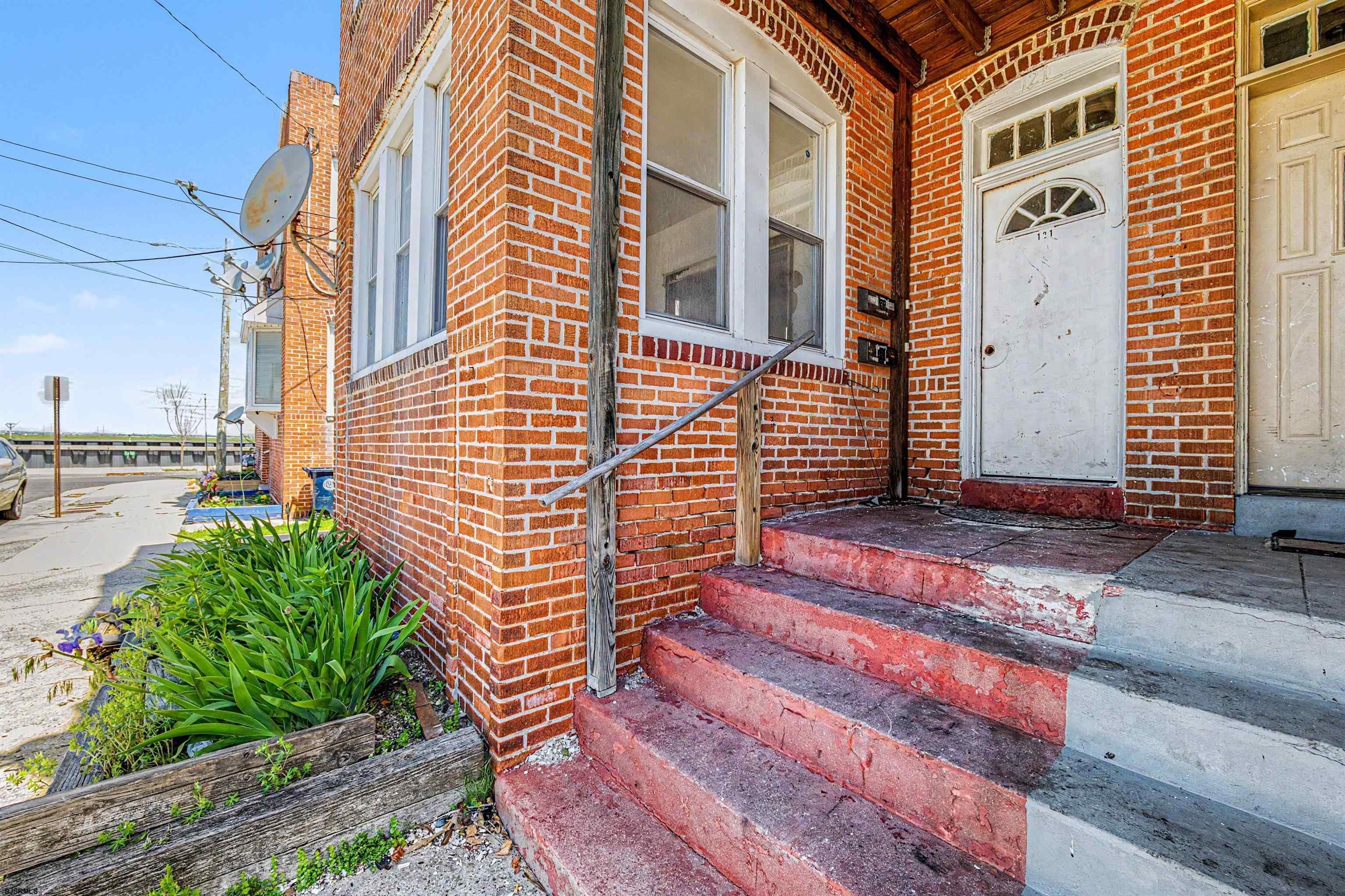 121 N Kingston Ave – photo 2