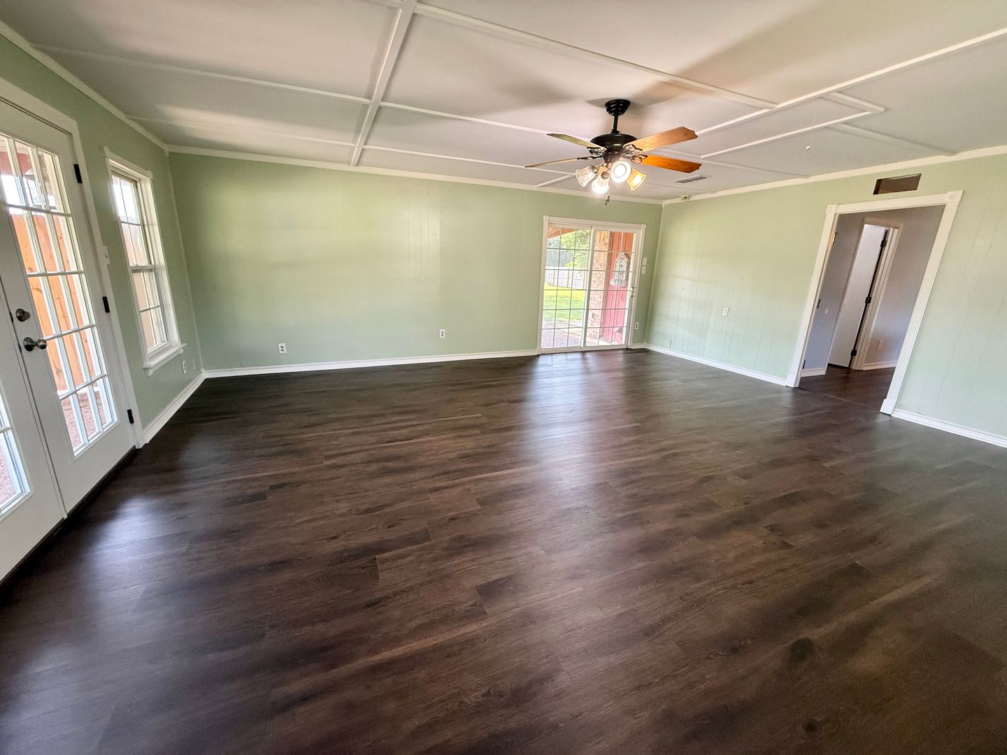 Spacious, Updated 3-bed/2-bath! – photo 2