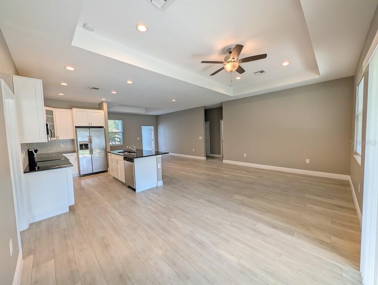 1643 JEANNIN Drive – photo 4