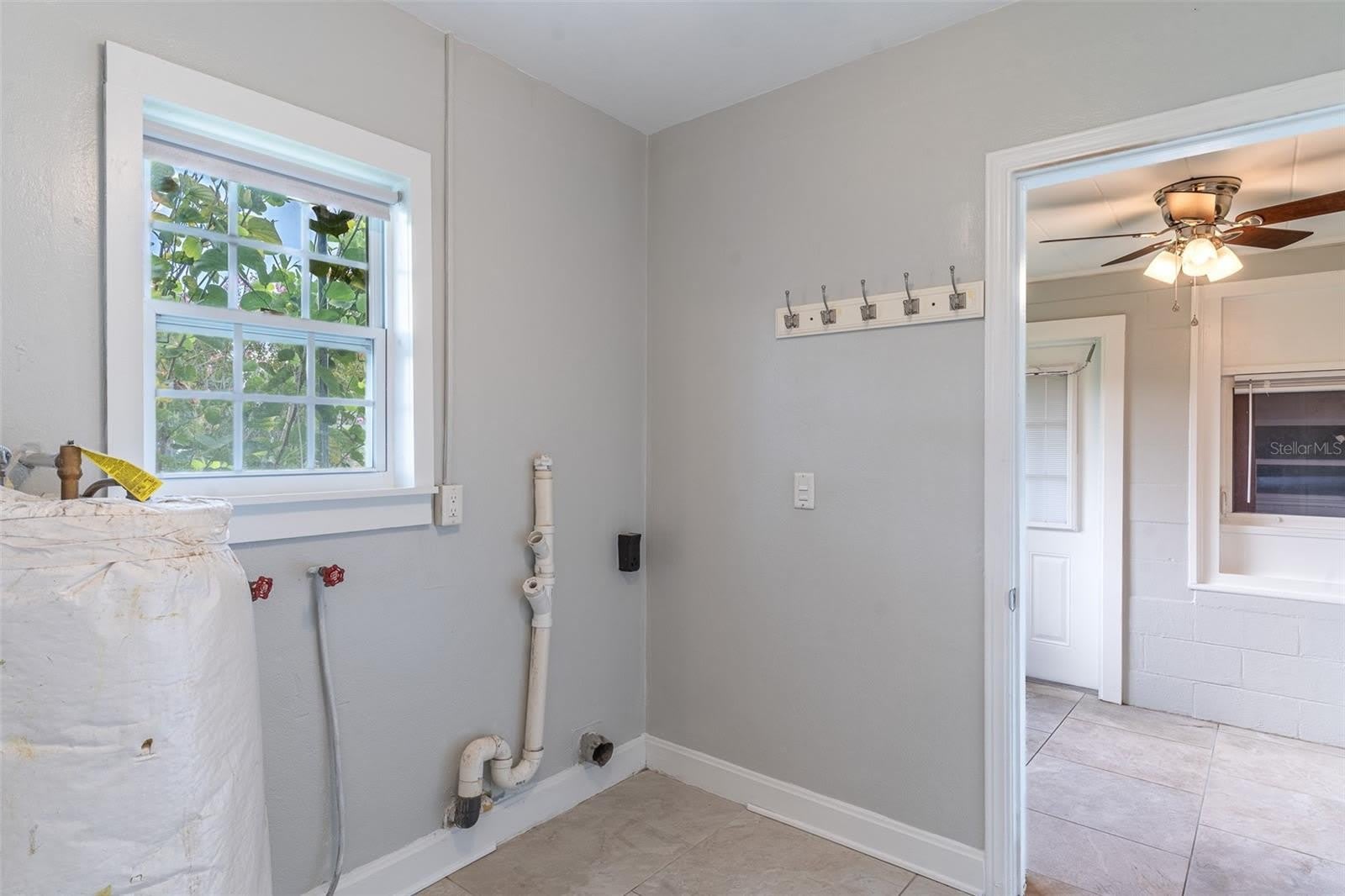 916 Cohassett Avenue – photo 4