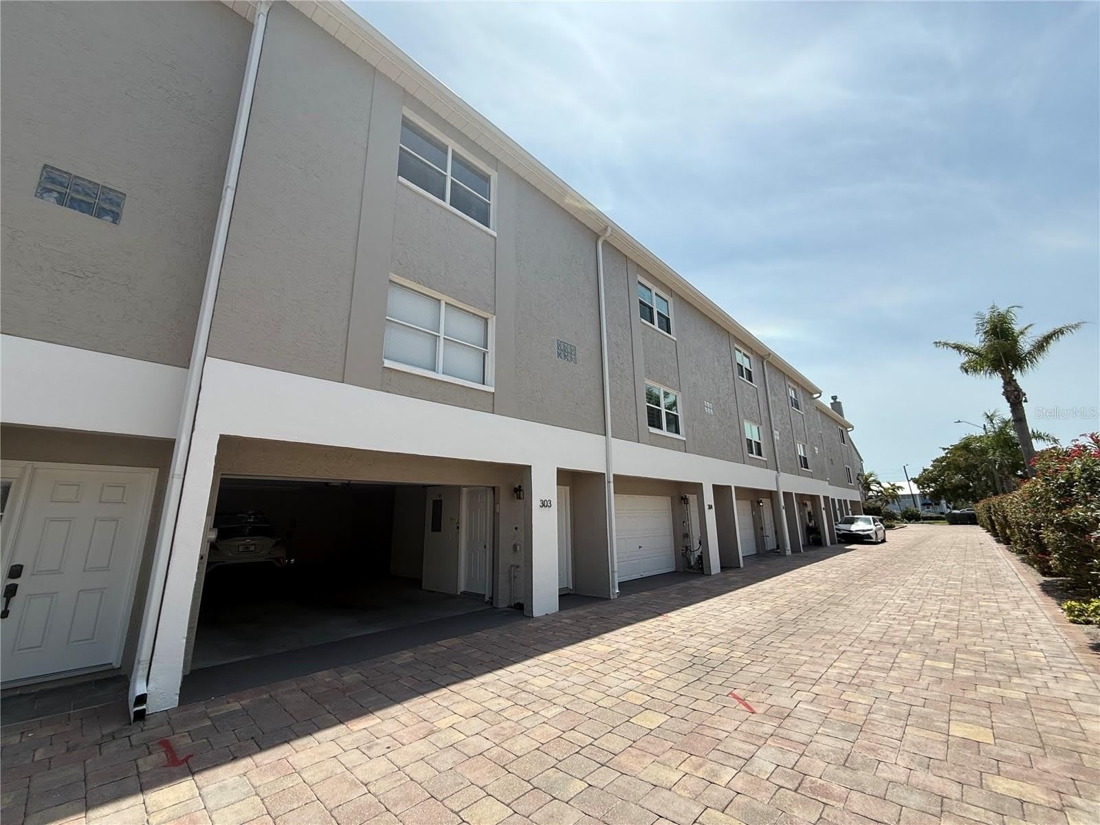 1117 PINELLAS BAYWAY S – photo 2
