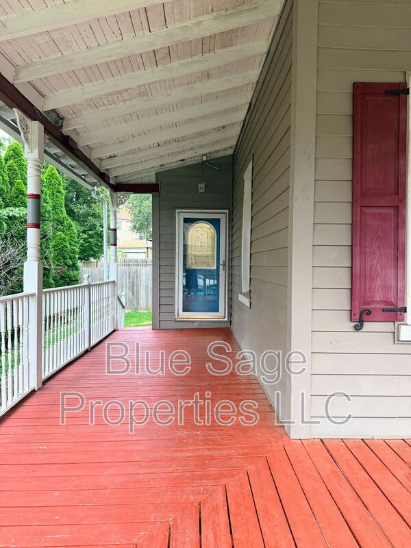 913 8th Ave – photo 3
