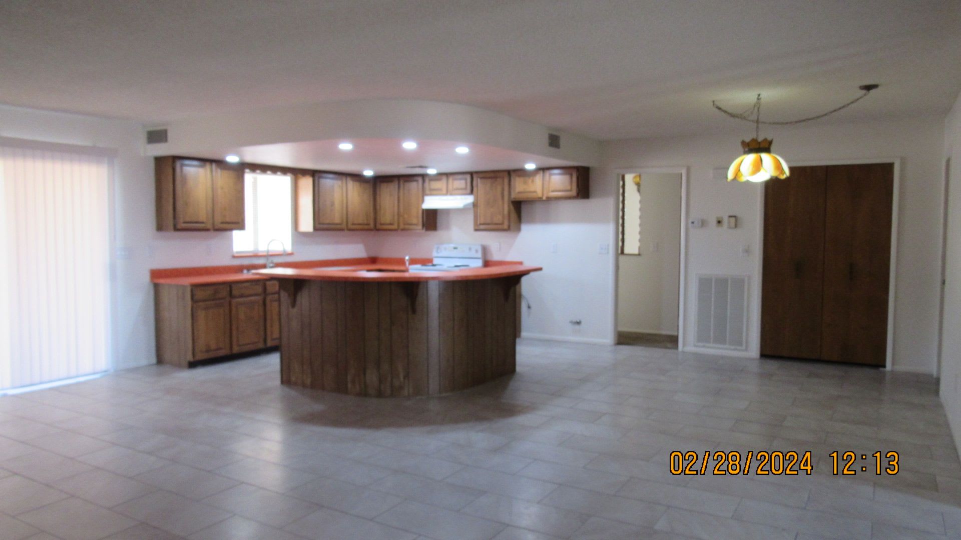 3 bedroom 2 bath with Huge Fenced Yard – photo 4