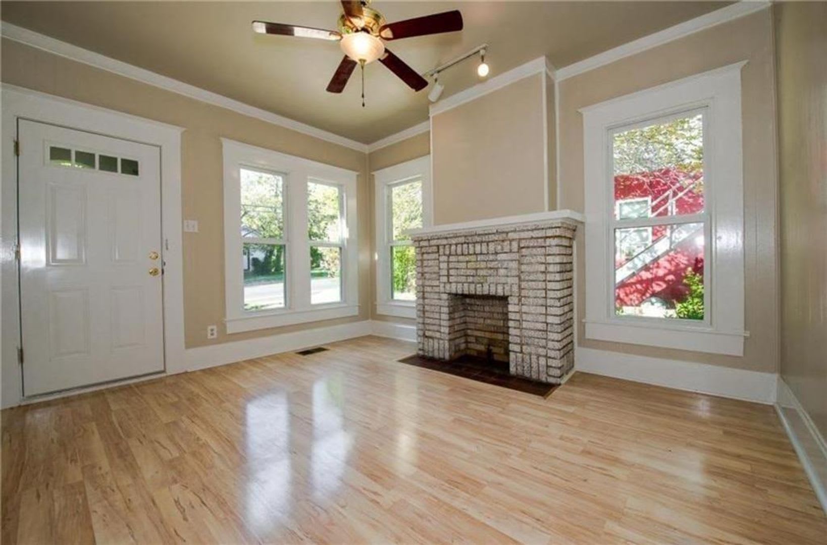 Charming 1 Bedroom in Hancock – photo 1