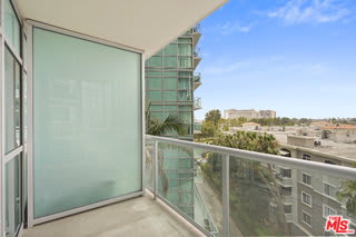 13700 Marina Pointe Drive – photo 4