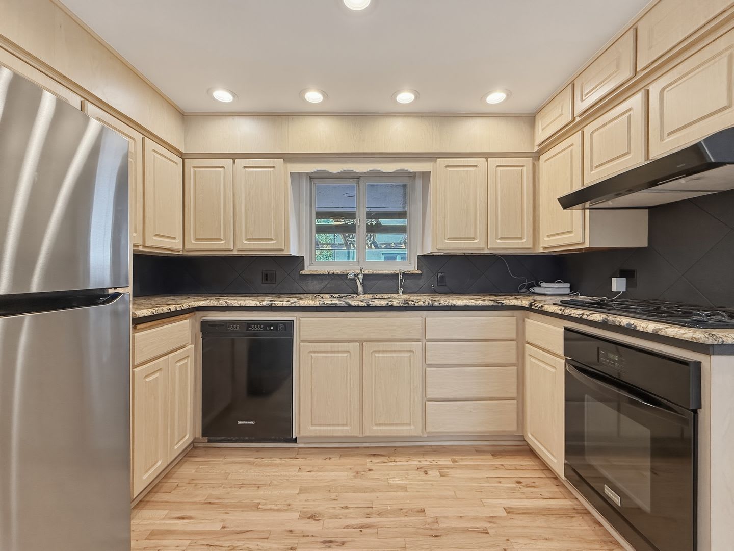 1101 Locust St – photo 3