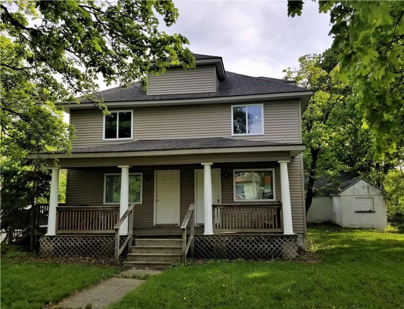 Coming Soon Spacious Inviting Home In Pontiac – photo 1