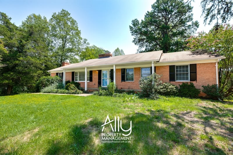 102 Lancaster Court – photo 5