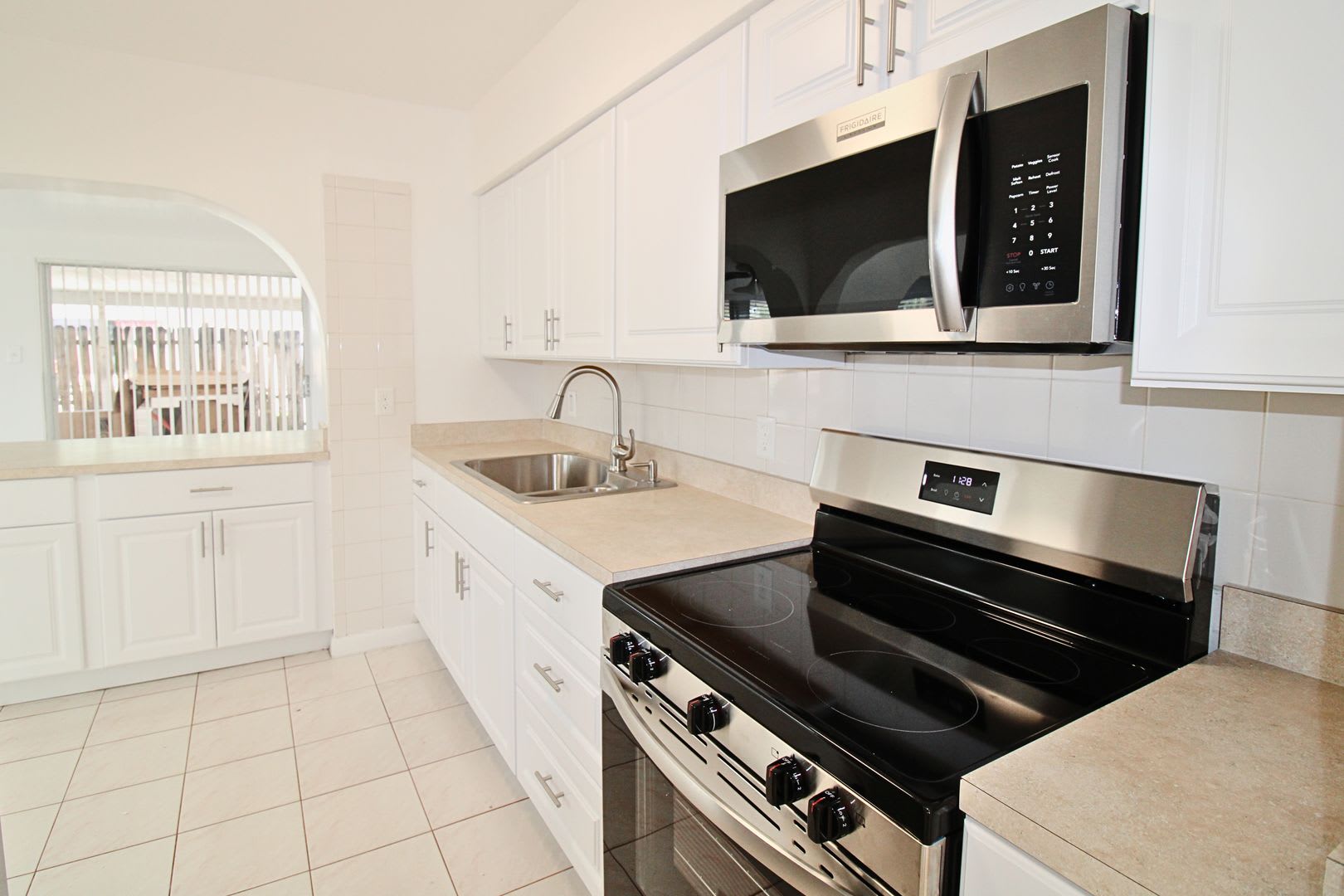Freshly Updated 3 Bed 2 Bath Home In West Tampa – photo 4