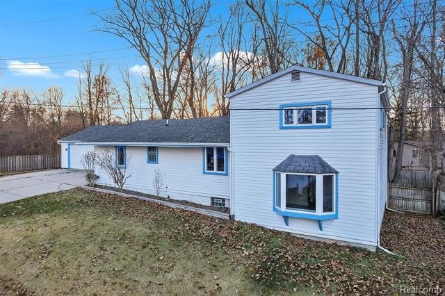8165 Leonard Drive – photo 3