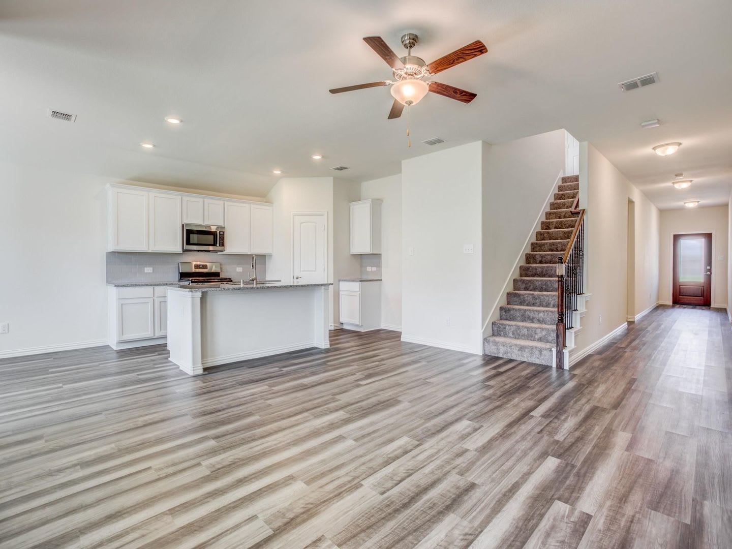 Beautiful 1.5-Story Home in Avery Pointe, Anna – photo 2