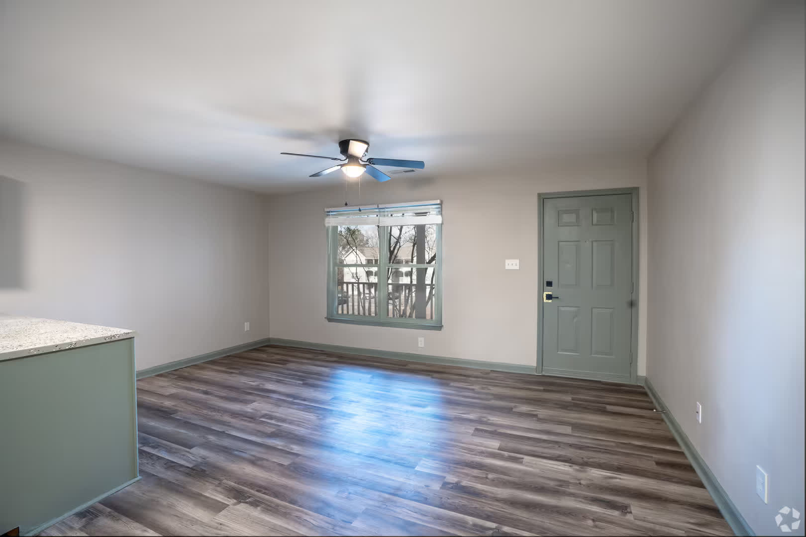 Camden Pointe Apartments – photo 1