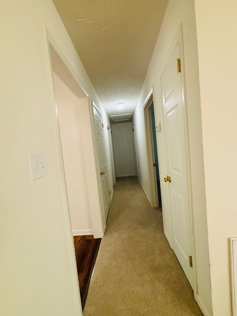 3 Bedroom 1.5 Bath Townhouse – photo 4