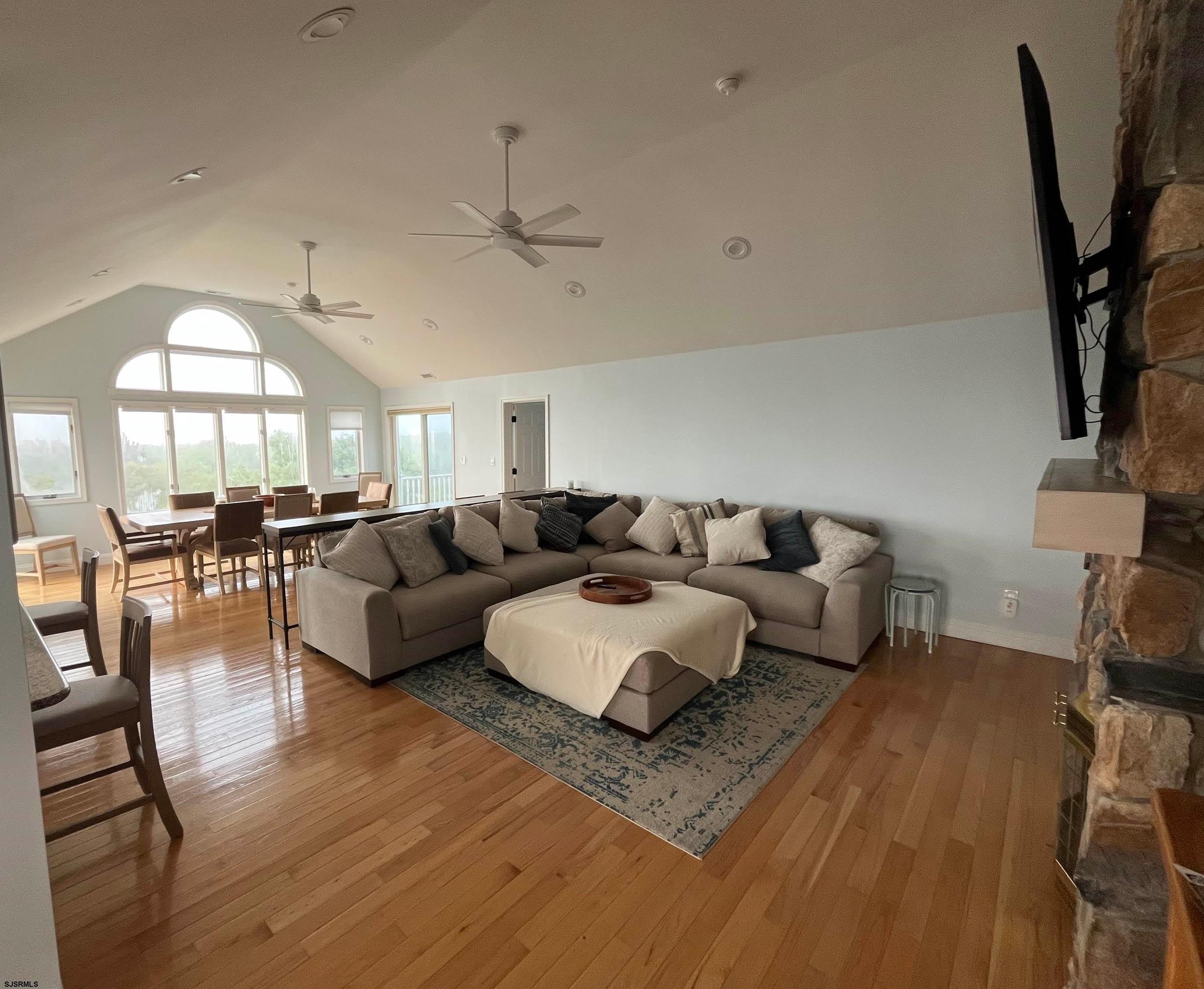 402 S 17th Street – photo 2