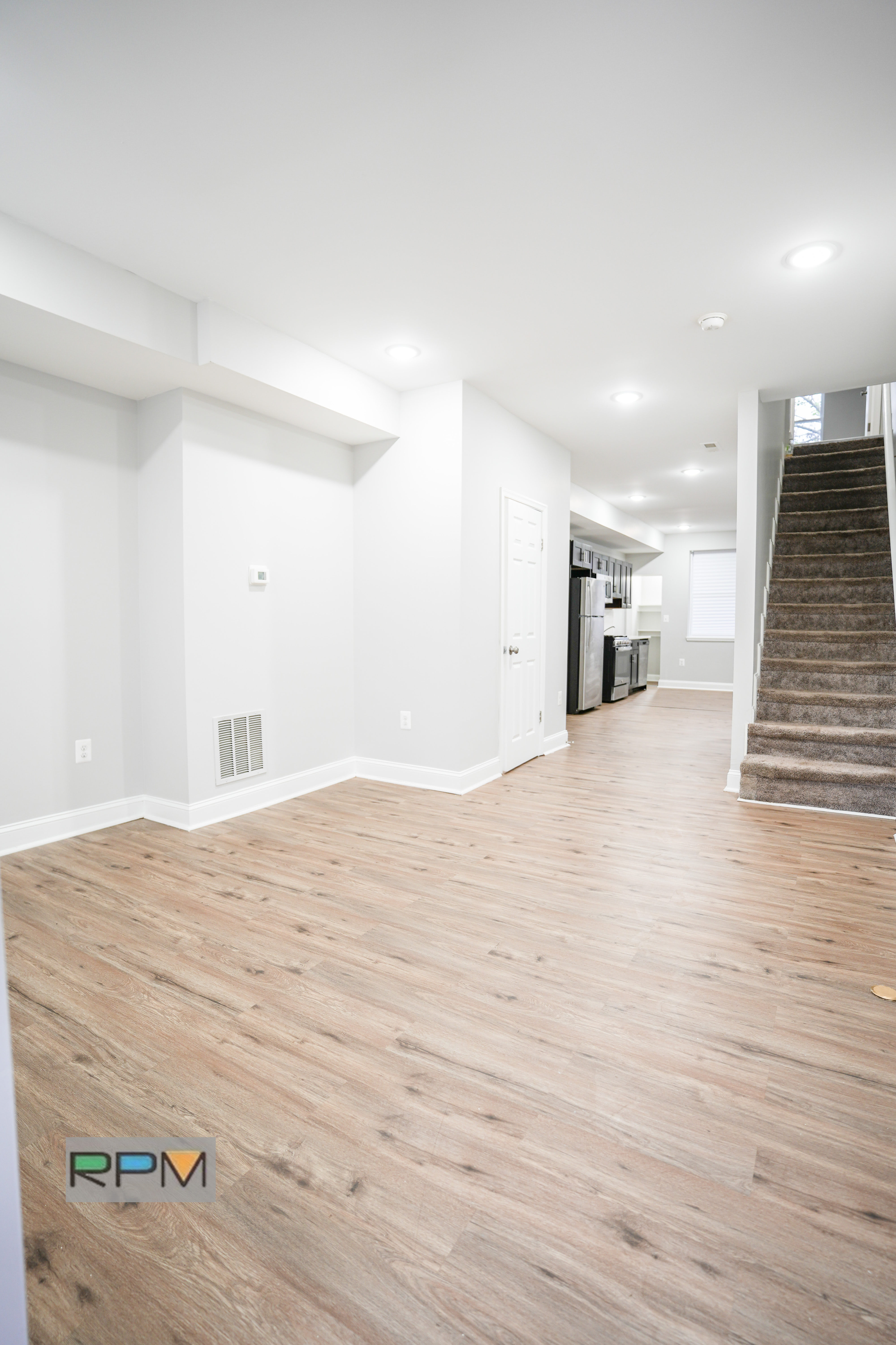 1649 Carswell St – photo 4