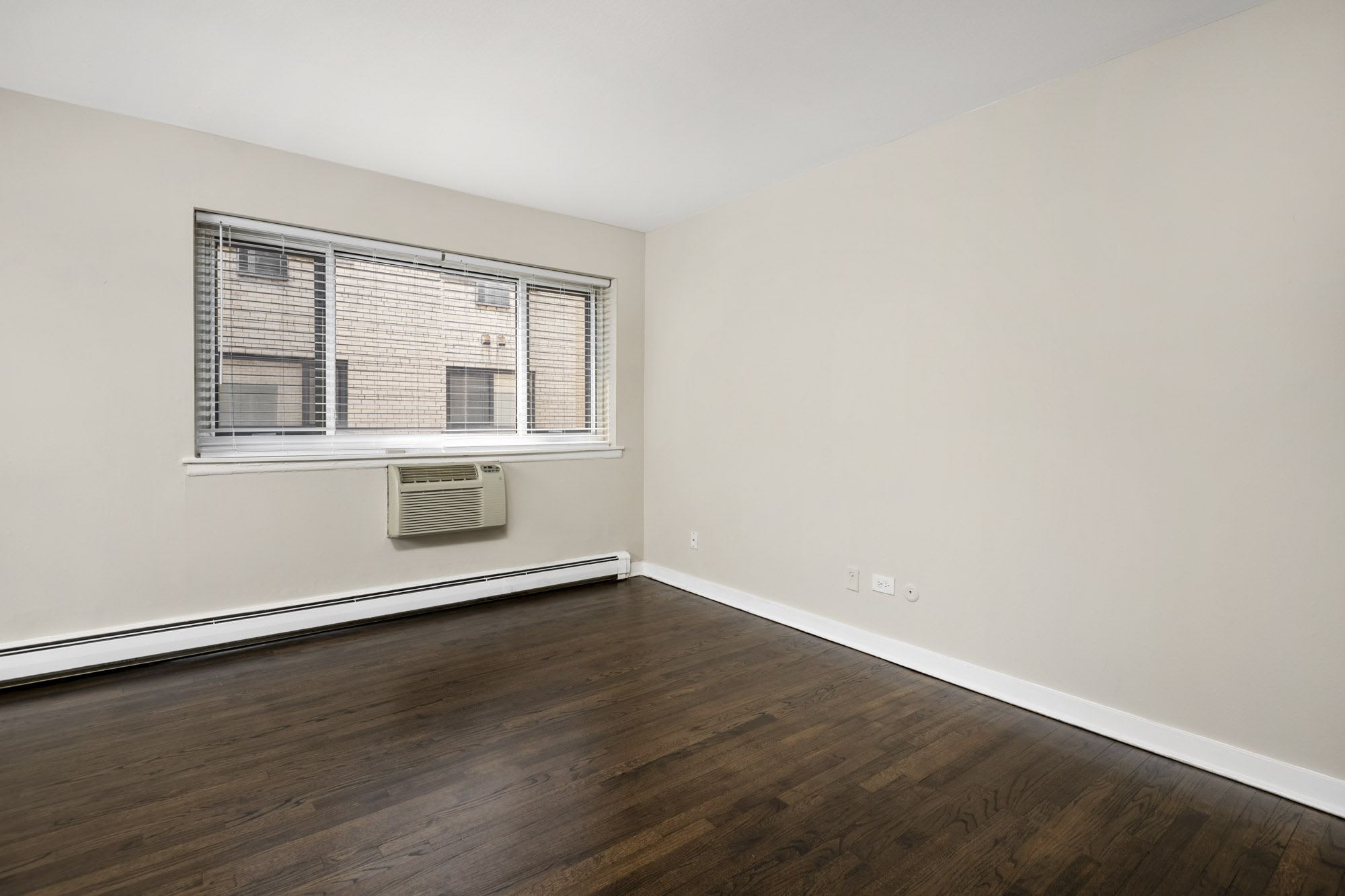 Reside on Roscoe – photo 4