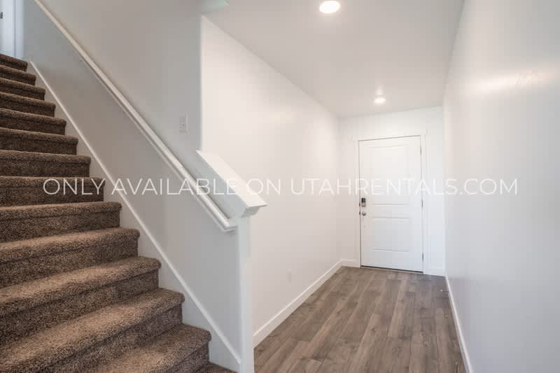 1864 S 460 W – photo 5