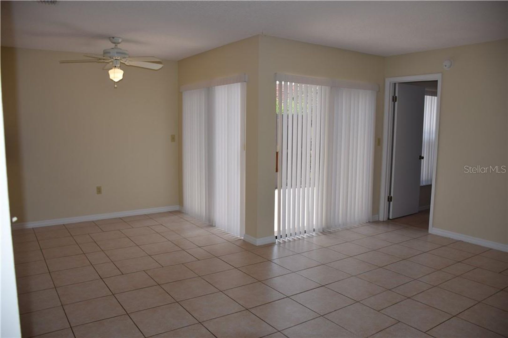 Limited Time Offer Receive 500 Off Your Security Deposit When You Sign A Lease On Or Before September 18Th 2026 Cozy And Quaint 2 Bedroom 2 Bath Home In Poinciana Great Location Lawn Care Included – photo 2