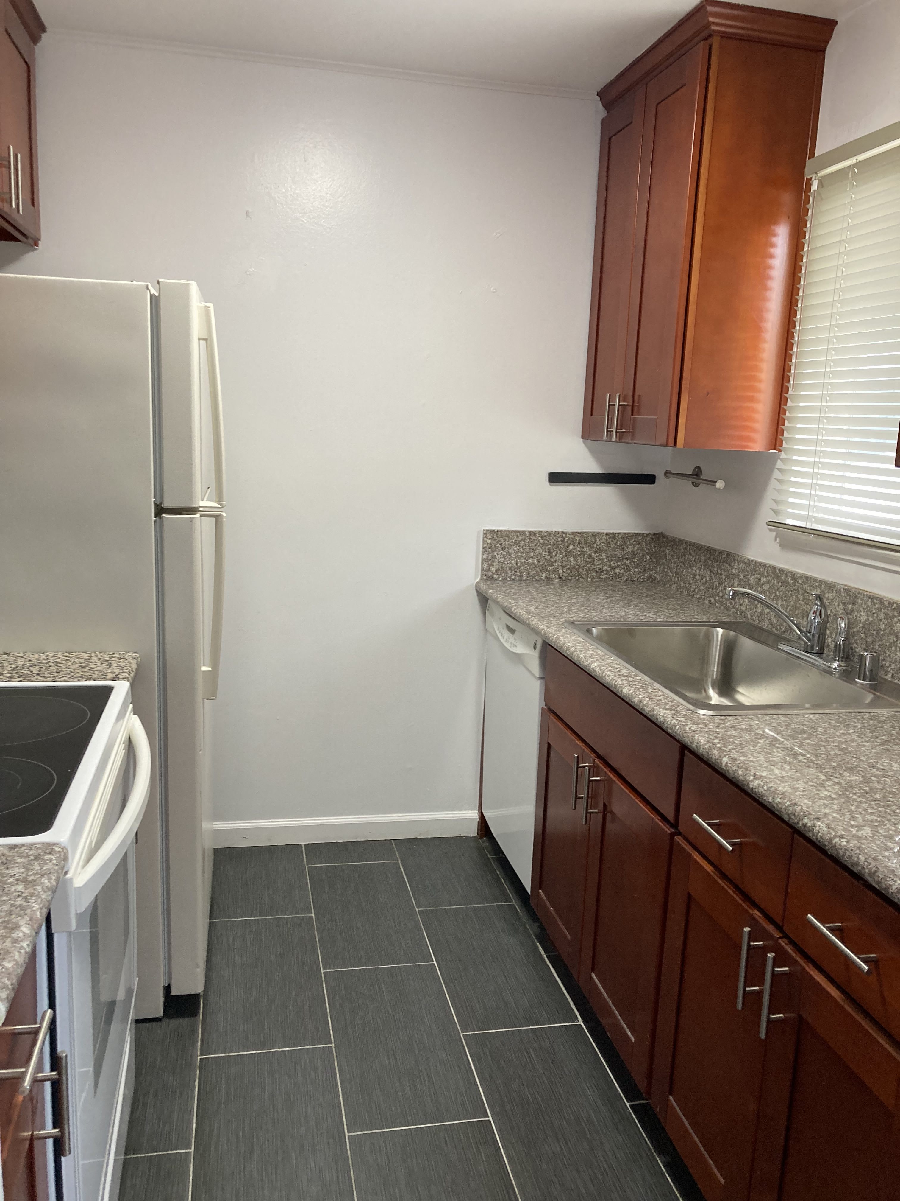9017 Casals St – photo 3